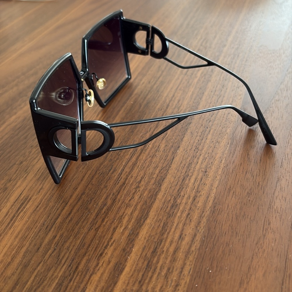 Dior 30Montaigne Black Sunglasses - Picture 3 of 4